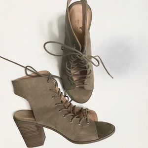 American Eagle Shoes